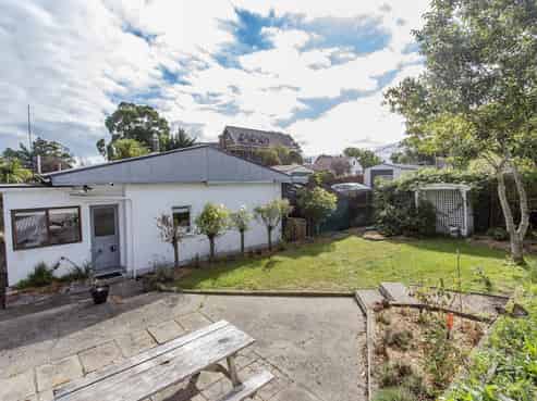 45 Batten Grove, The Pines Beach