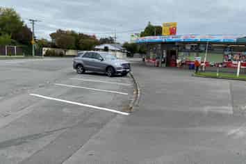 Very Affordable NW Retail/Office - For Lease