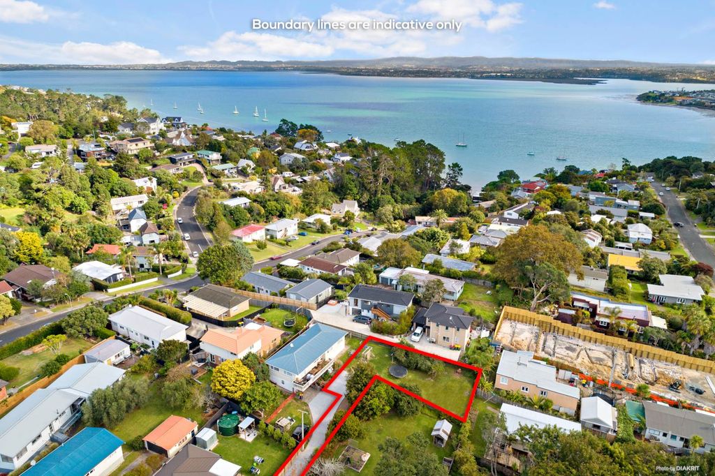 Property value 52 Aeroview Drive, Beach Haven realestate.co.nz