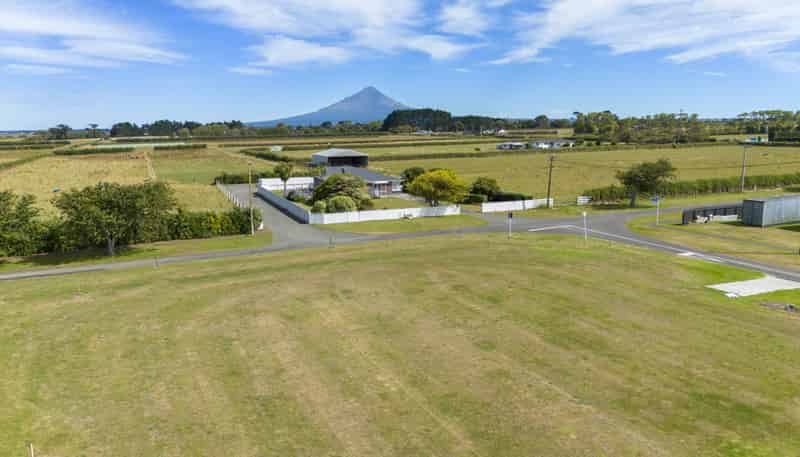 0n Chute Street, Normanby