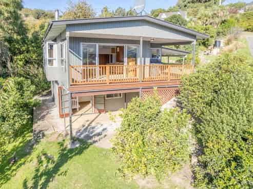 20 Bayview Crescent, Duvauchelle