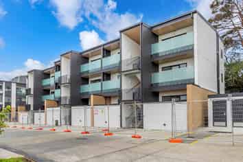B-105/5 Clinker Place, New Lynn