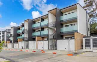 B-G04/5 Clinker Place, New Lynn