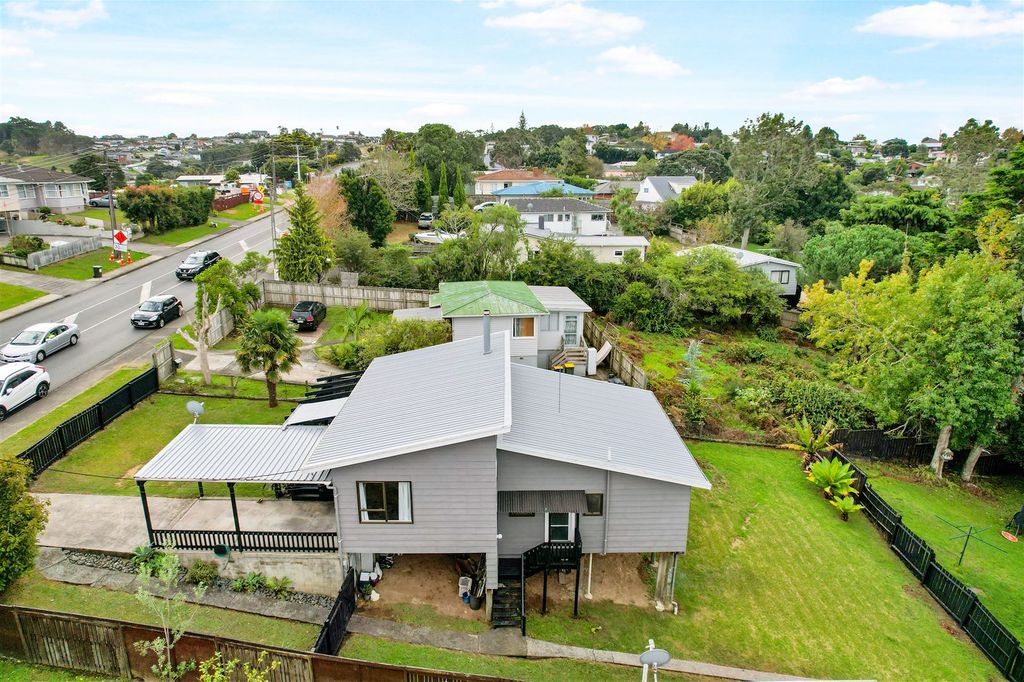 Property value 171 Don Buck Road, Massey realestate.co.nz
