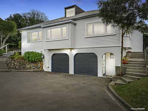 8 Highbury Crescent, Highbury