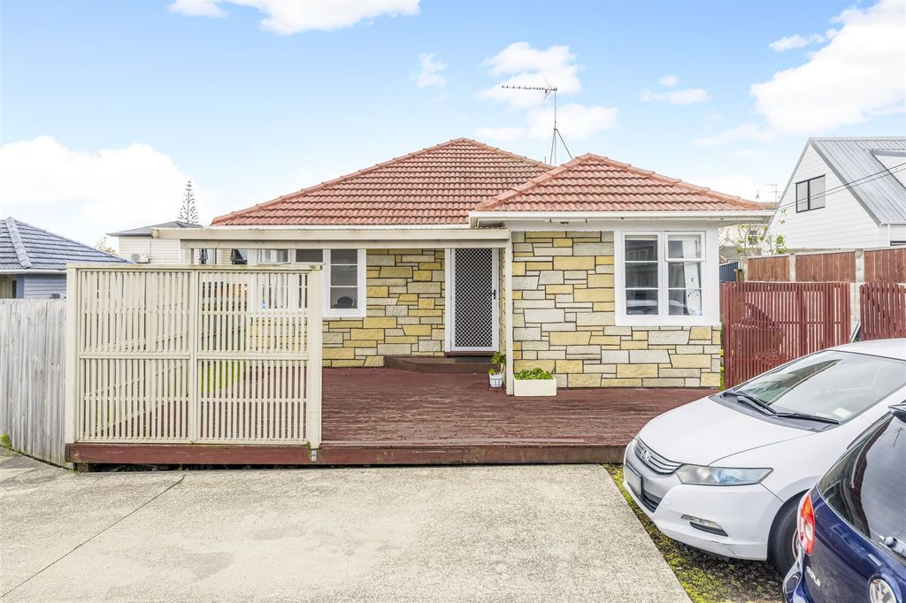 Property value 5 Noton Road, Mount Roskill realestate.co.nz