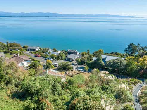 12 Grenville Terrace, Moana