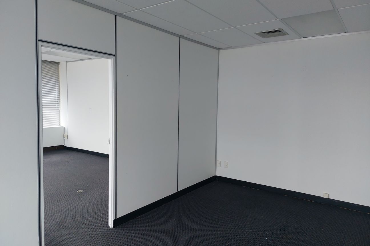 Small Inner-City Office - Görünüm 4