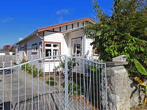 7 Campaign Street, Napier South