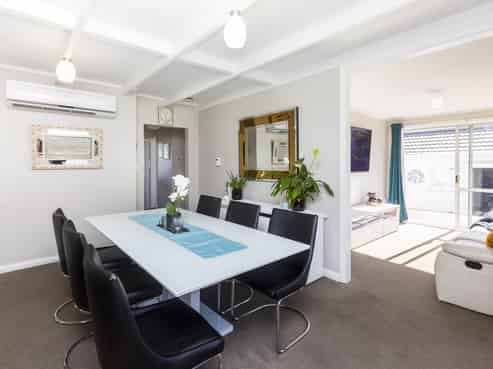 2 Oxford Crescent, Ebdentown