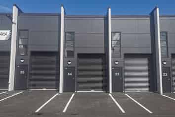 Brand new tradesman unit/storage, $400,000 + GST