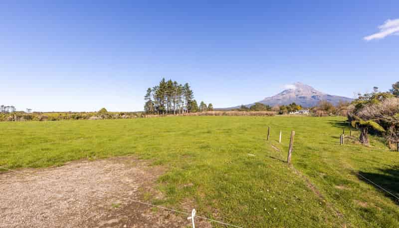 1971 Egmont Road subdivision, Egmont Village