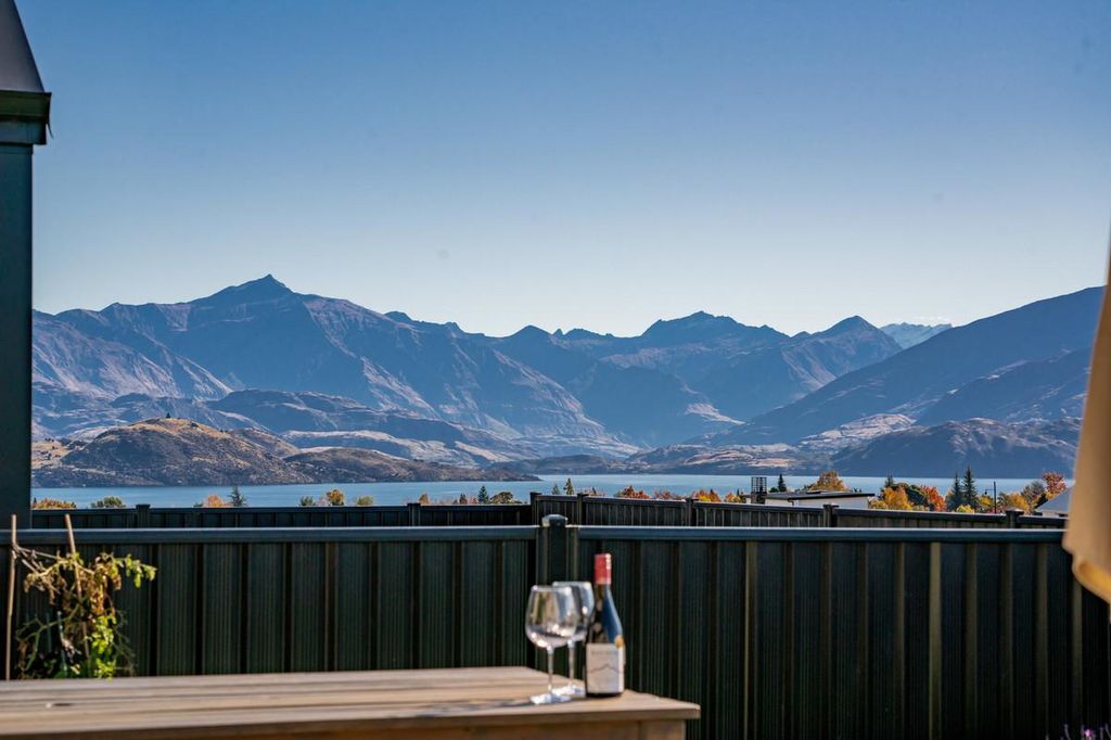 Property value 75 Farrant Drive, Wanaka realestate.co.nz