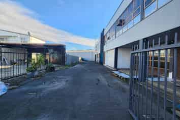 Warehouse/showroom in New Lynn