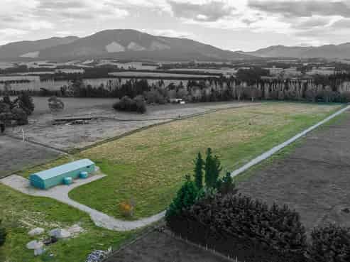 79 Browns Road, Okuku