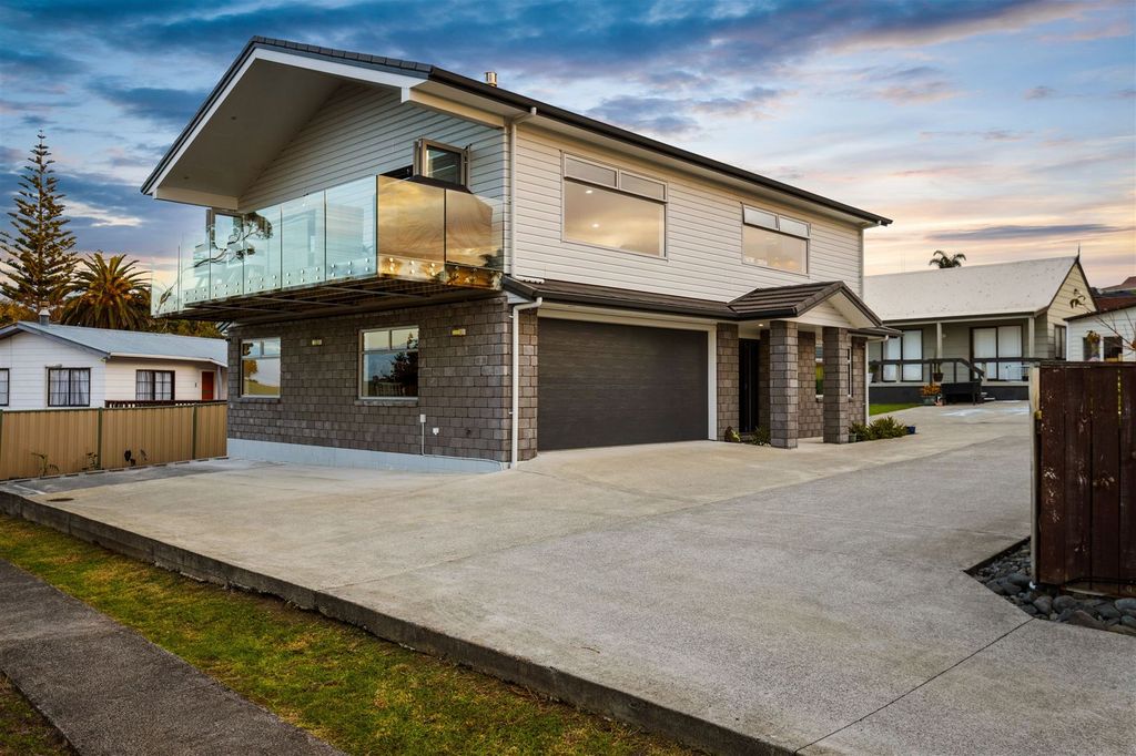 Property value 10 Patrice Place, Massey realestate.co.nz