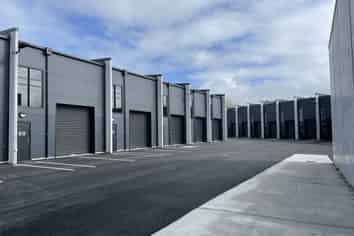 FREEHOLD INDUSTRIAL UNITS IN SILVERDALE