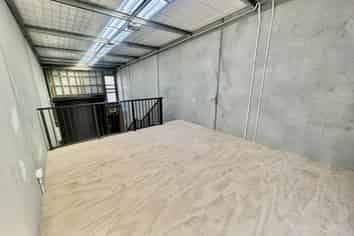 FREEHOLD INDUSTRIAL UNITS IN SILVERDALE
