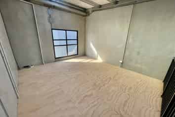 FREEHOLD INDUSTRIAL UNITS IN SILVERDALE