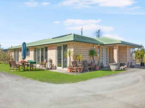 185 Dangen Road, Peria