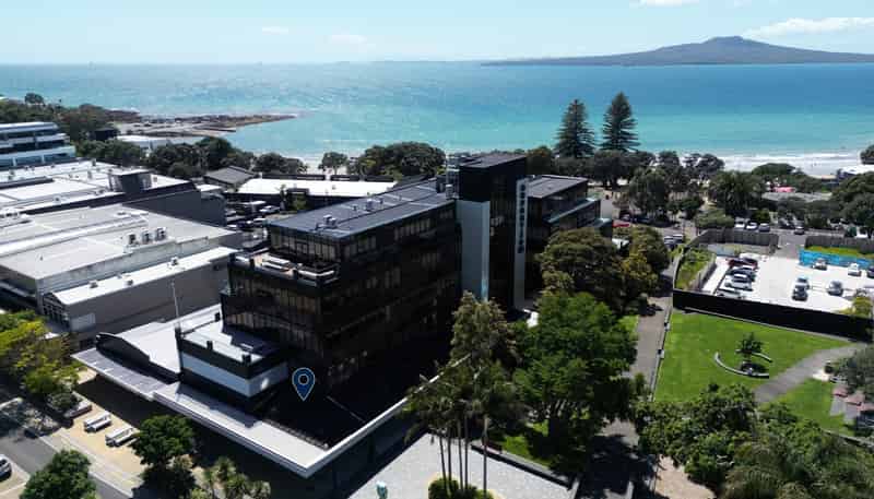 51 Hurstmere Road, Takapuna