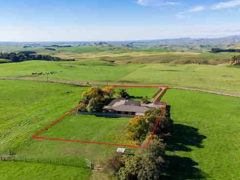 970 Whakapirau Road, Raukawa