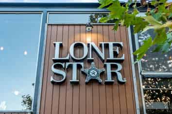 High profile investment with national tenant 