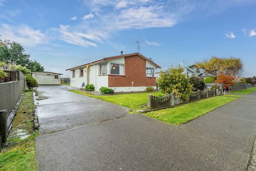 Property value 17 Nevis Crescent, Grasmere realestate.co.nz