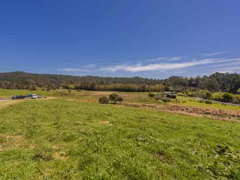 6 Te Puia Place, Hot Water Beach