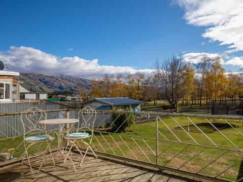 12 Domain Road, Ettrick