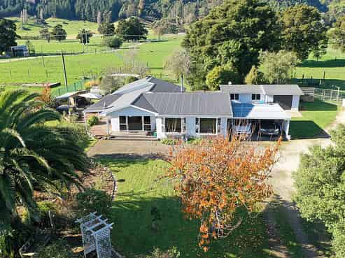 319 East Takaka Road, East Takaka