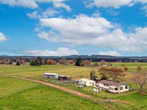 29 Golf Road, Galatea