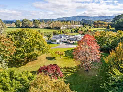 83 Flux Road, Mangaroa