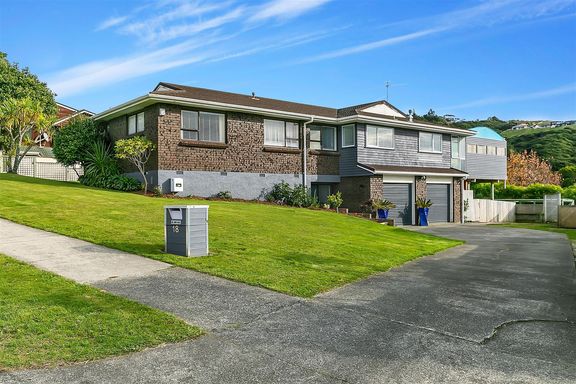 Property value - 18 Exploration Way, Whitby - realestate.co.nz