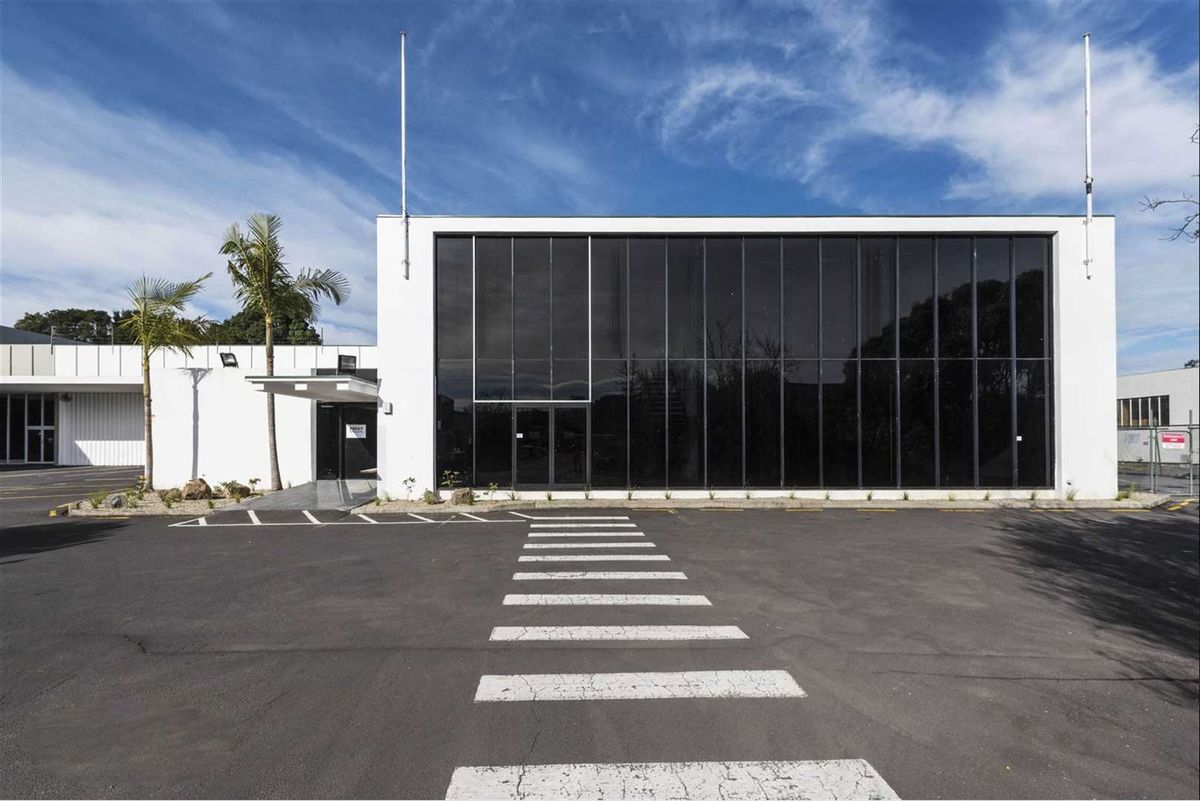 Vibrant Browns Bay Centre, Browns Bay
