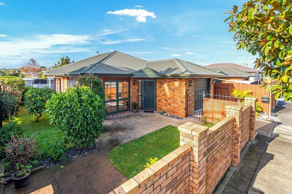 Property value 25 Roy Street, Palmerston North Central realestate.co.nz