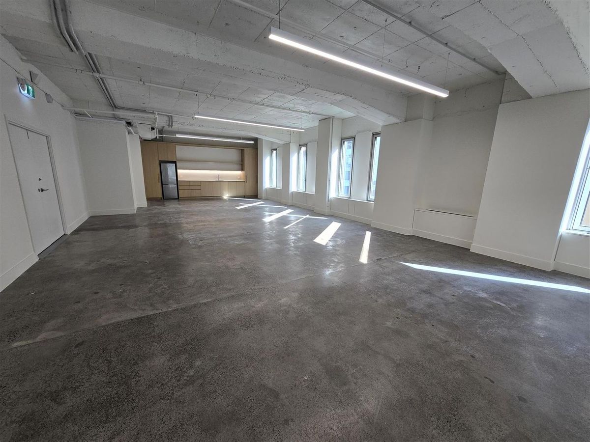 Savills - Refurbished character office - Vista 2