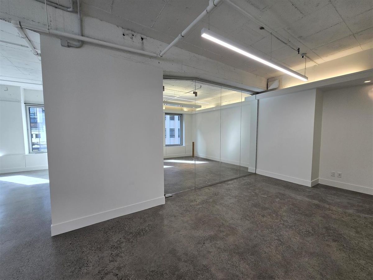 Savills - Refurbished character office - Vista 3