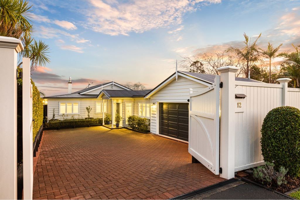 Property value 12 Rame Road, Greenhithe realestate.co.nz