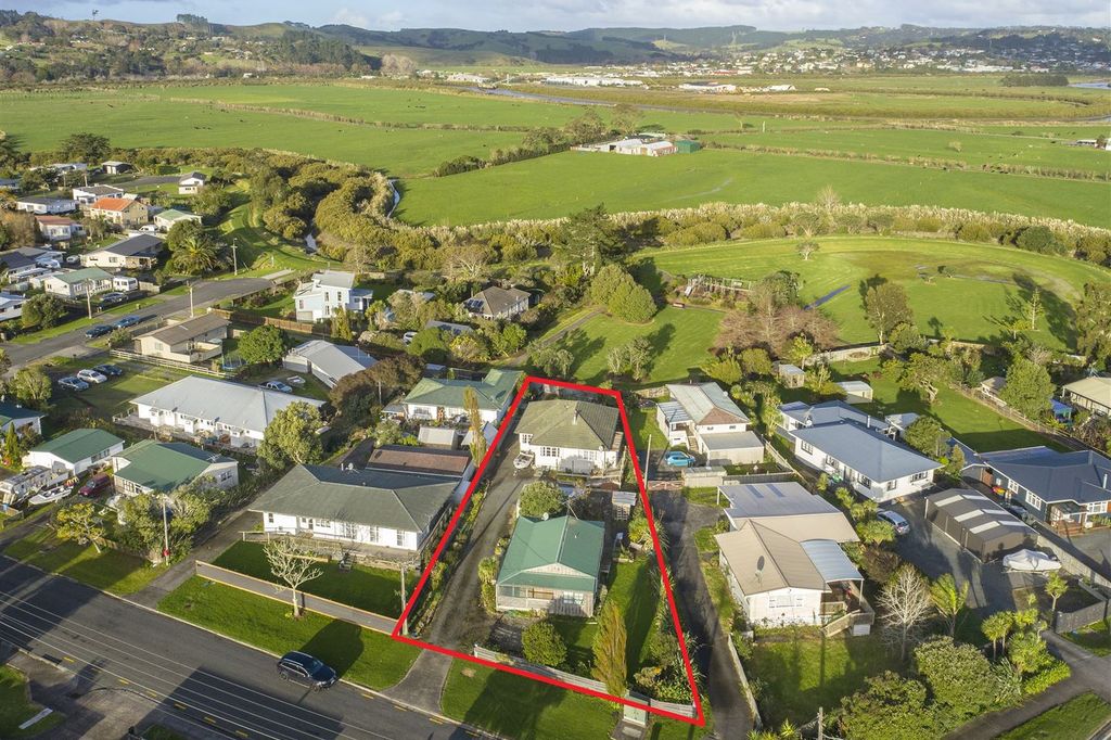 Property value 2 Waiwera Avenue, Parakai realestate.co.nz