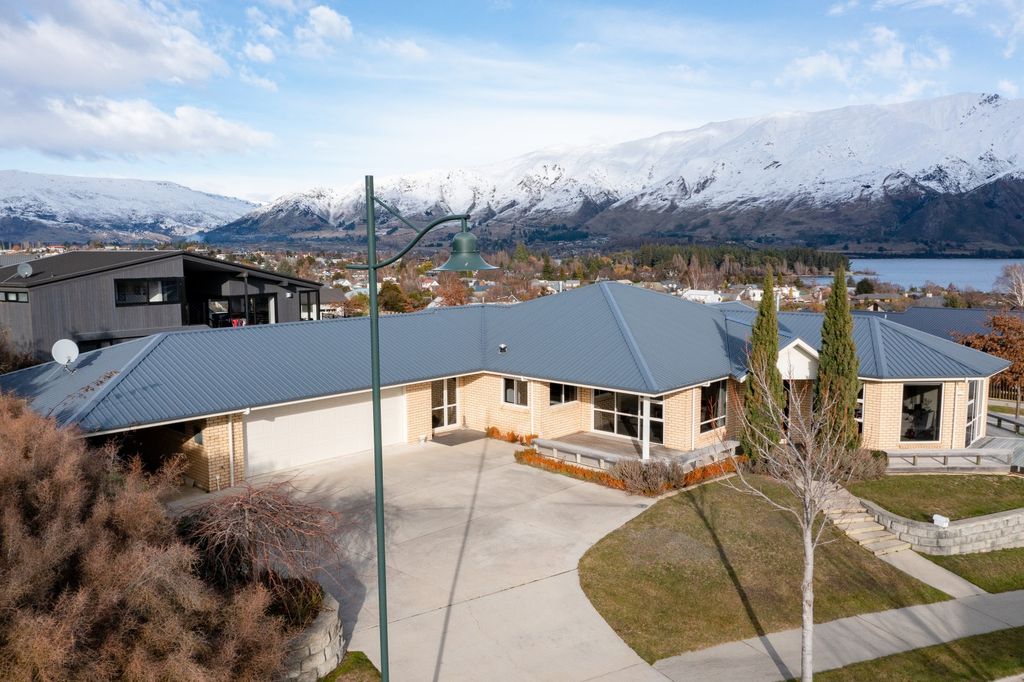 Property value 2 Island View Place, Wanaka realestate.co.nz