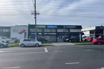 HIGH PROFILE OFFICE IN WAIRAU VALLEY
