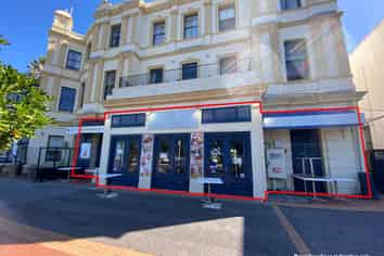 DEVONPORT - RESTAURANT WITH COURTYARD AND SHOP