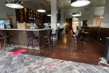 DEVONPORT - RESTAURANT WITH COURTYARD AND SHOP