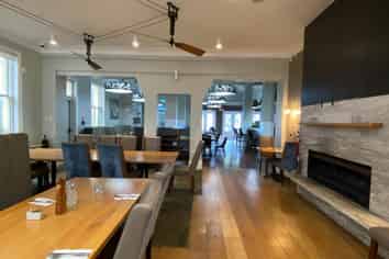 DEVONPORT - RESTAURANT WITH COURTYARD AND SHOP