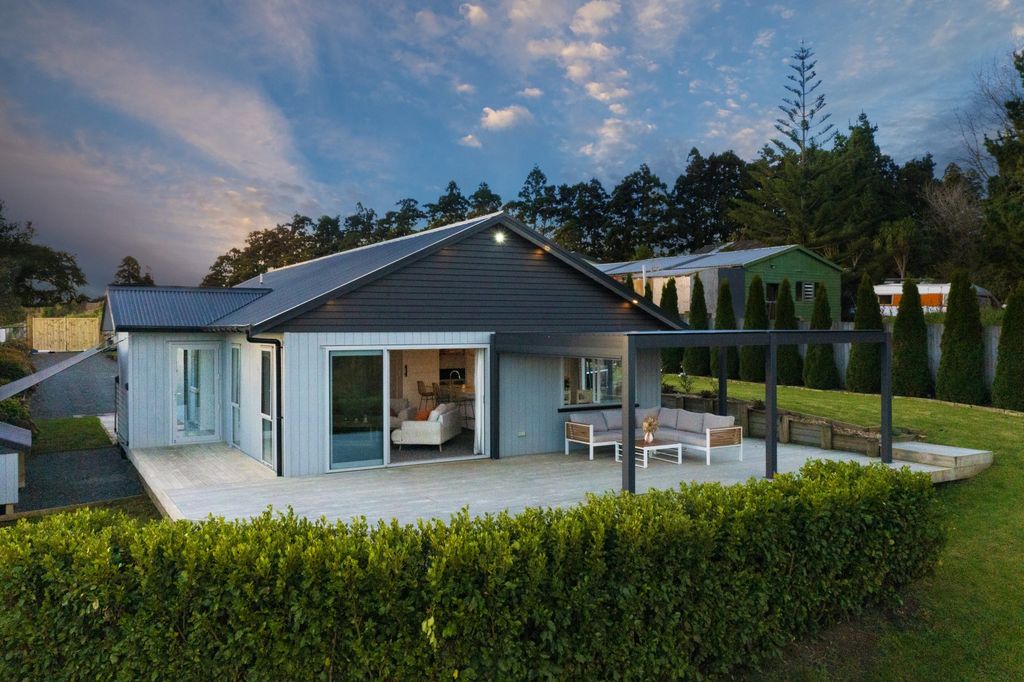 Property value 47 Burrow Road, Pukekohe realestate.co.nz