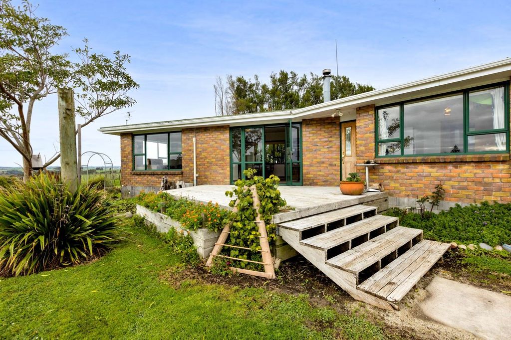 Property value 14 Borthwick Street, Waitara realestate.co.nz