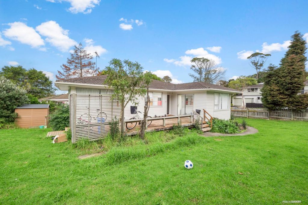 Property value 19 Sequoia Place, Sunnynook realestate.co.nz