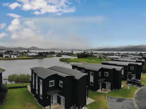 13/ 101 Harbour Drive, Matarangi