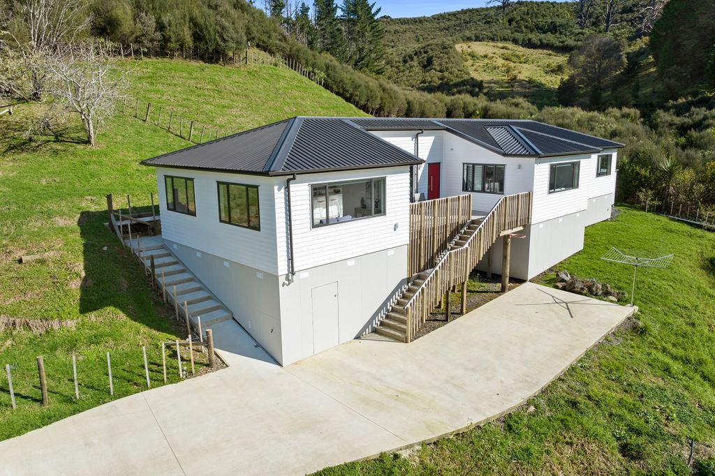 Sold 521 Ahuroa Road, Puhoi realestate.co.nz